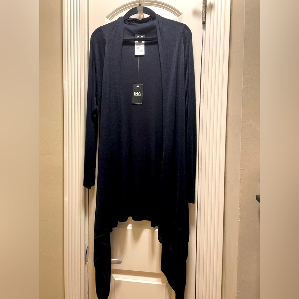 NWT INC BLACK SHAWL